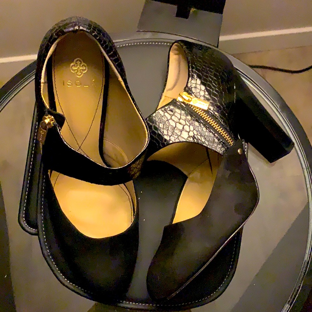 Isola Black booties heels